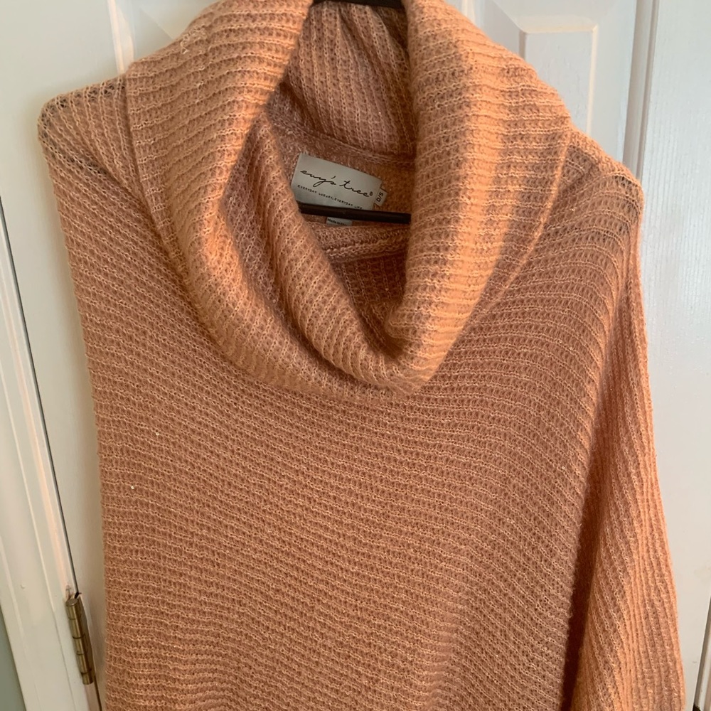 Evy’s tree Holly Poncho